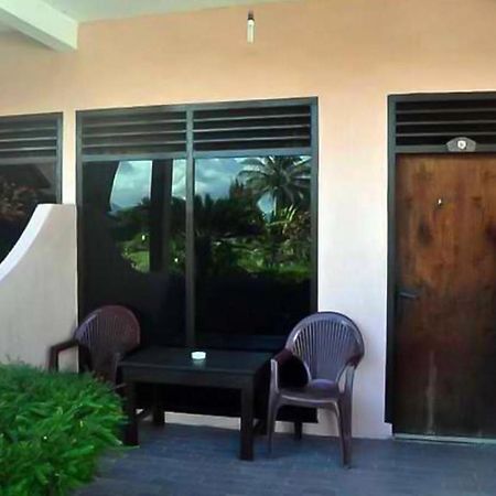 Bernard Guest House & Resto Redpartner Ambarita ภายนอก รูปภาพ