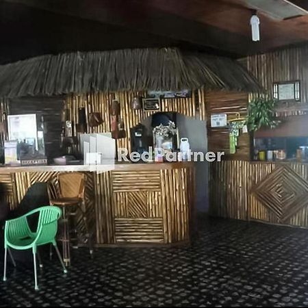 Bernard Guest House & Resto Redpartner Ambarita ภายนอก รูปภาพ