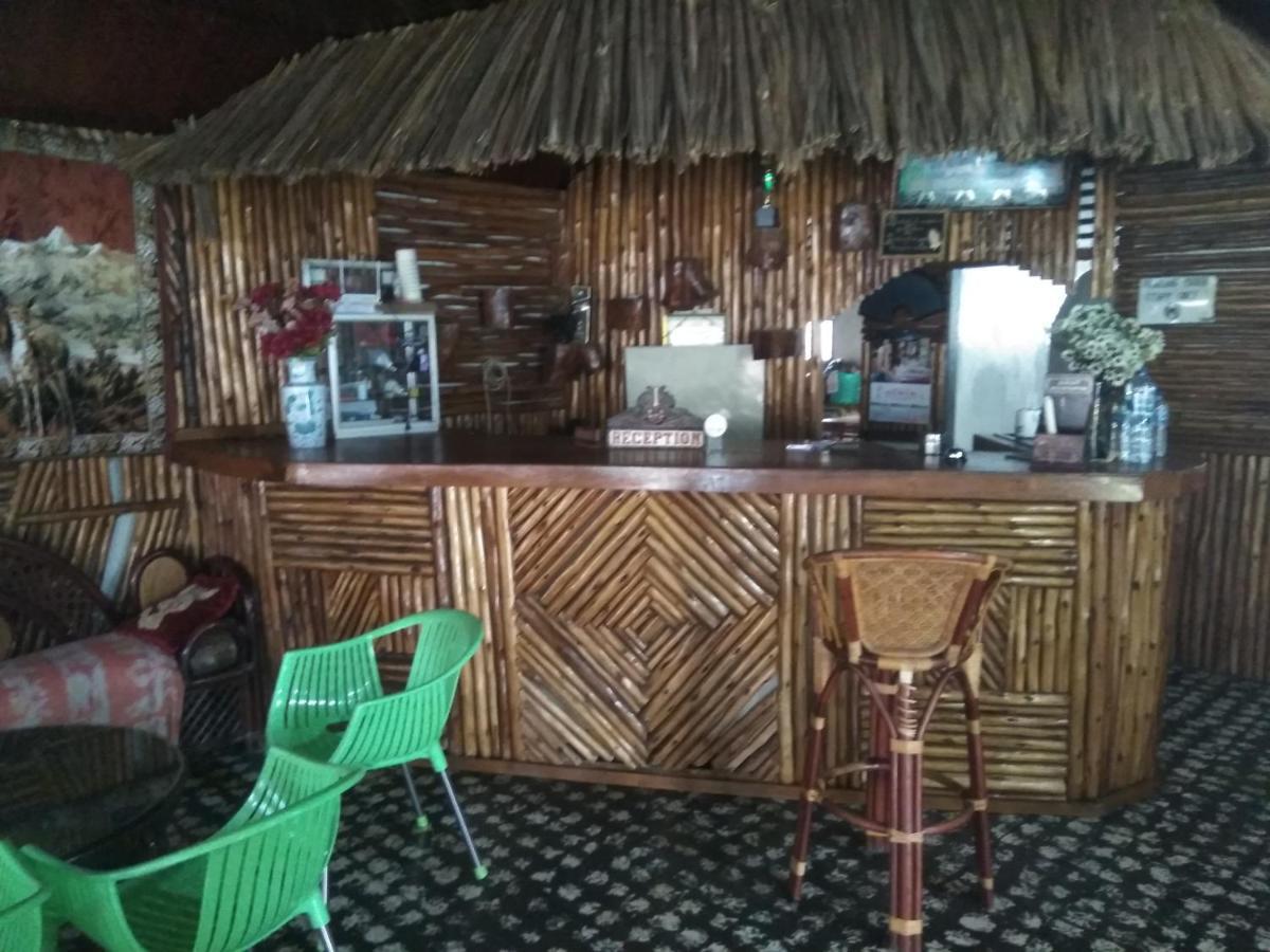 Bernard Guest House & Resto Redpartner Ambarita ภายนอก รูปภาพ