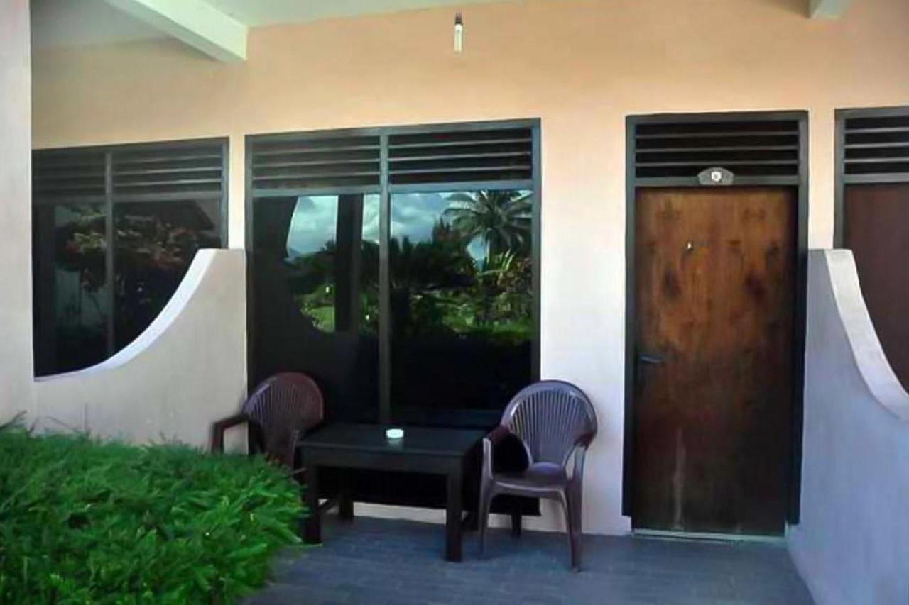 Bernard Guest House & Resto Redpartner Ambarita ภายนอก รูปภาพ