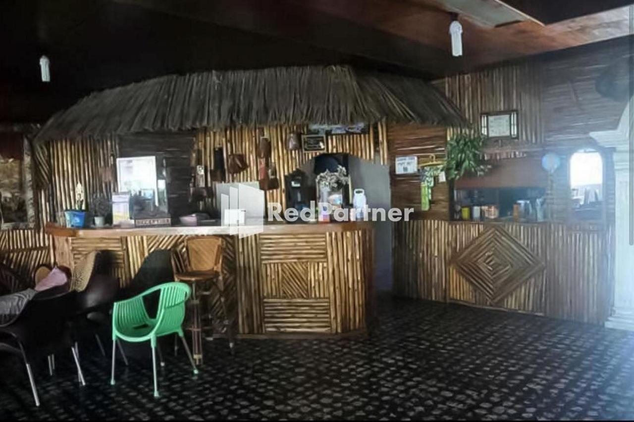 Bernard Guest House & Resto Redpartner Ambarita ภายนอก รูปภาพ